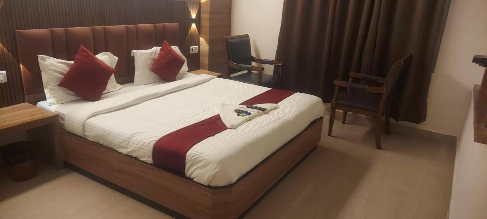 Capital O 69831 Hotel Mount Heera Chennai Exteriör bild