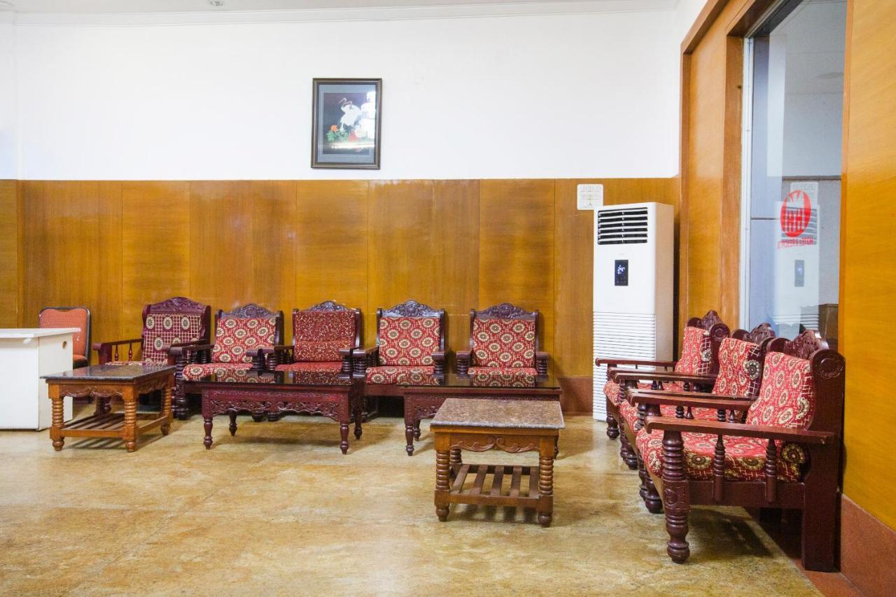 Capital O 69831 Hotel Mount Heera Chennai Exteriör bild