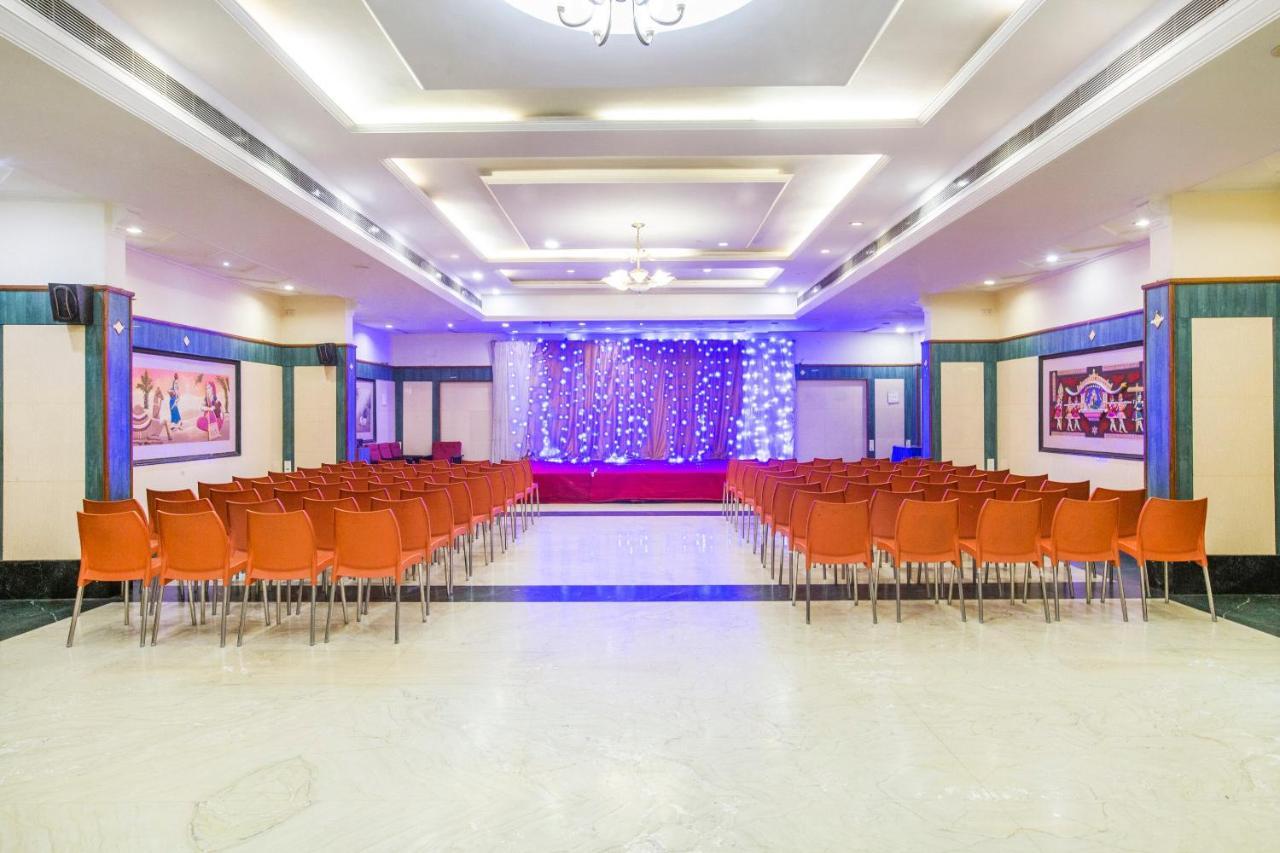 Capital O 69831 Hotel Mount Heera Chennai Exteriör bild