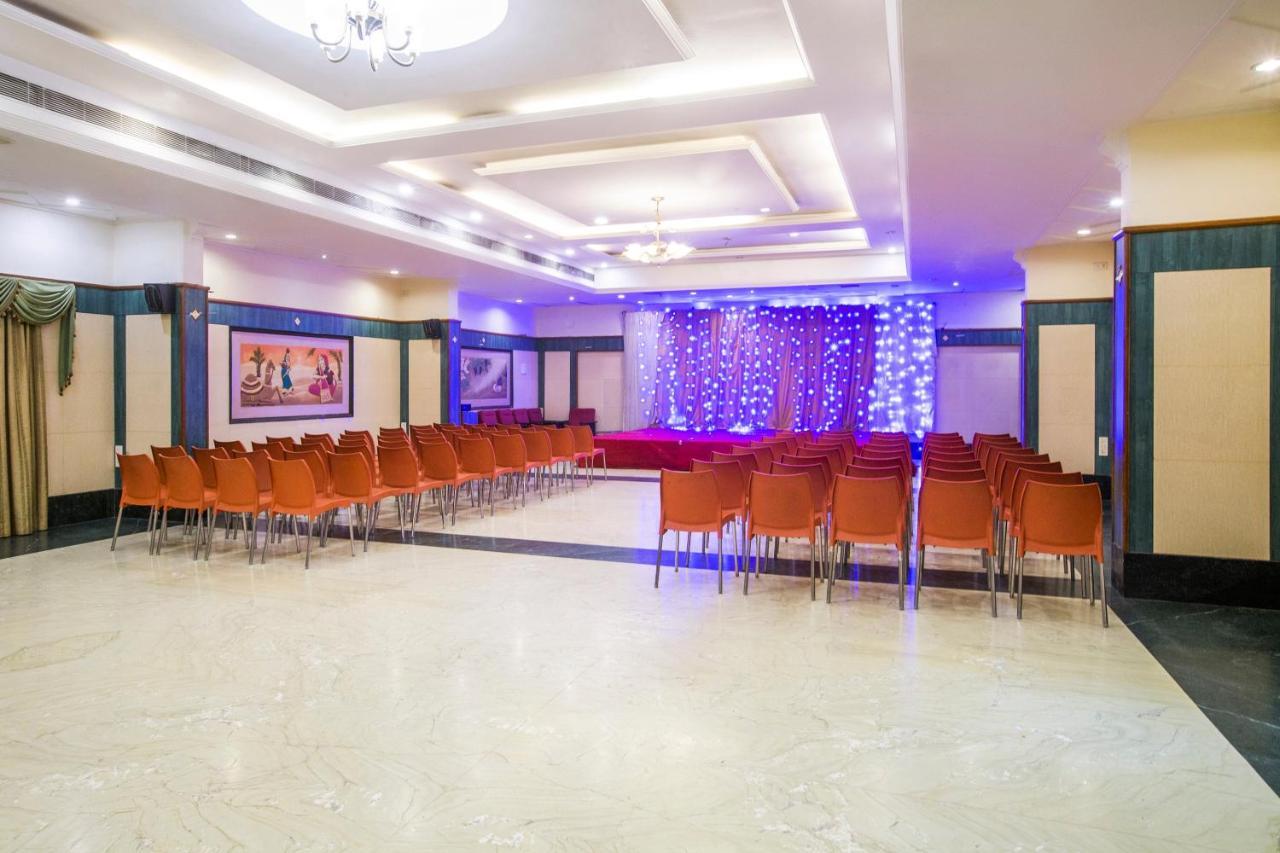 Capital O 69831 Hotel Mount Heera Chennai Exteriör bild
